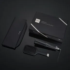 GHD Platinum+ Smart Styler Gift Set In Black